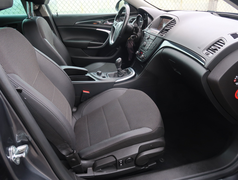 Opel Insignia, 2011