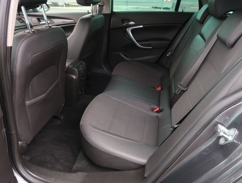 Opel Insignia, 2011