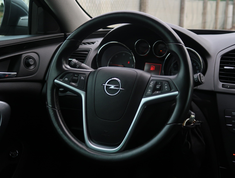 Opel Insignia, 2011