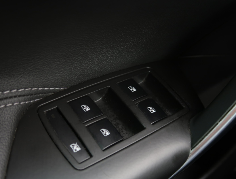 Opel Insignia, 2011