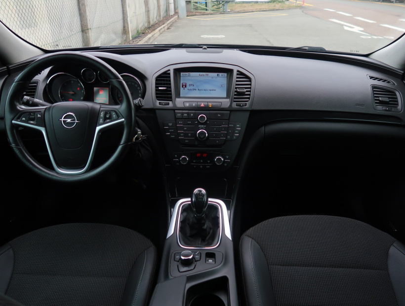 Opel Insignia, 2011