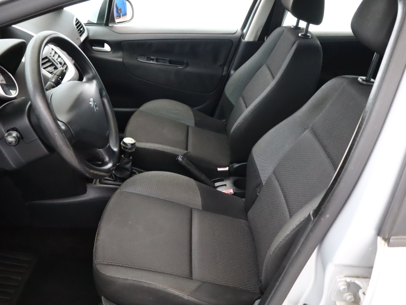 Peugeot 207, 2010
