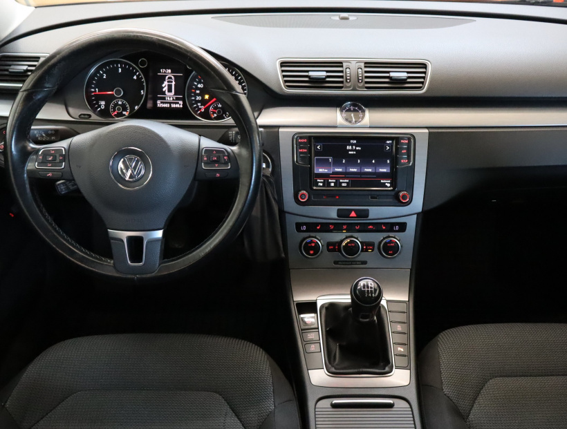 Volkswagen Passat, 2014