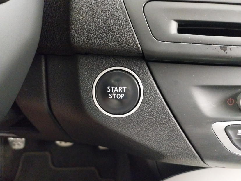 Renault Laguna, 2011