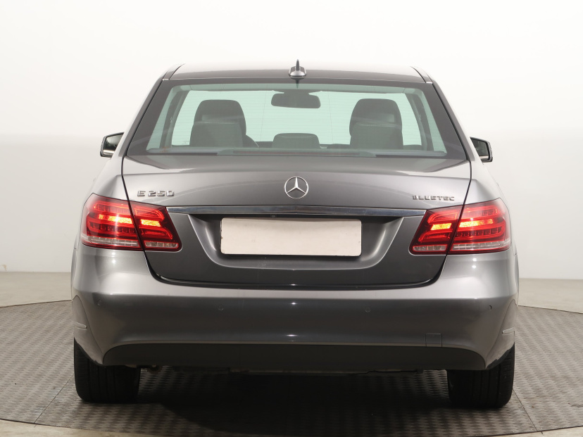 Mercedes-Benz E, 2016