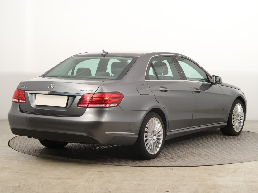 Mercedes-Benz E, 2016