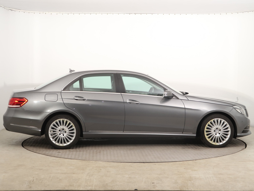 Mercedes-Benz E, 2016