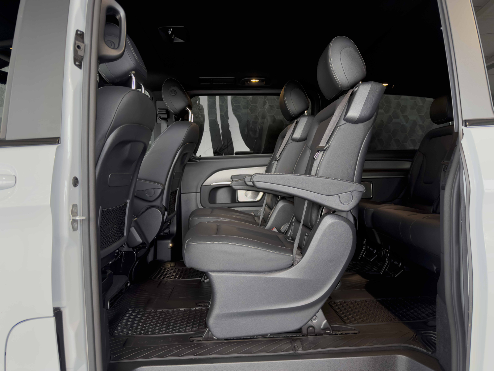 Mercedes-Benz V - 2025