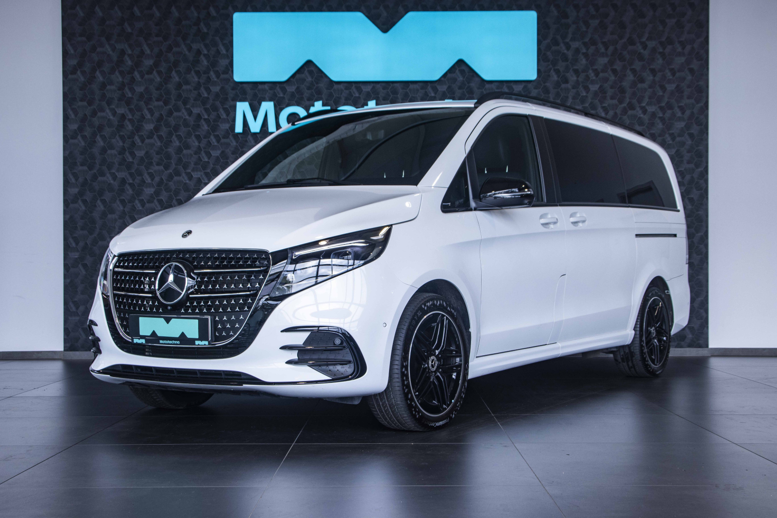 Mercedes-Benz V - 2025