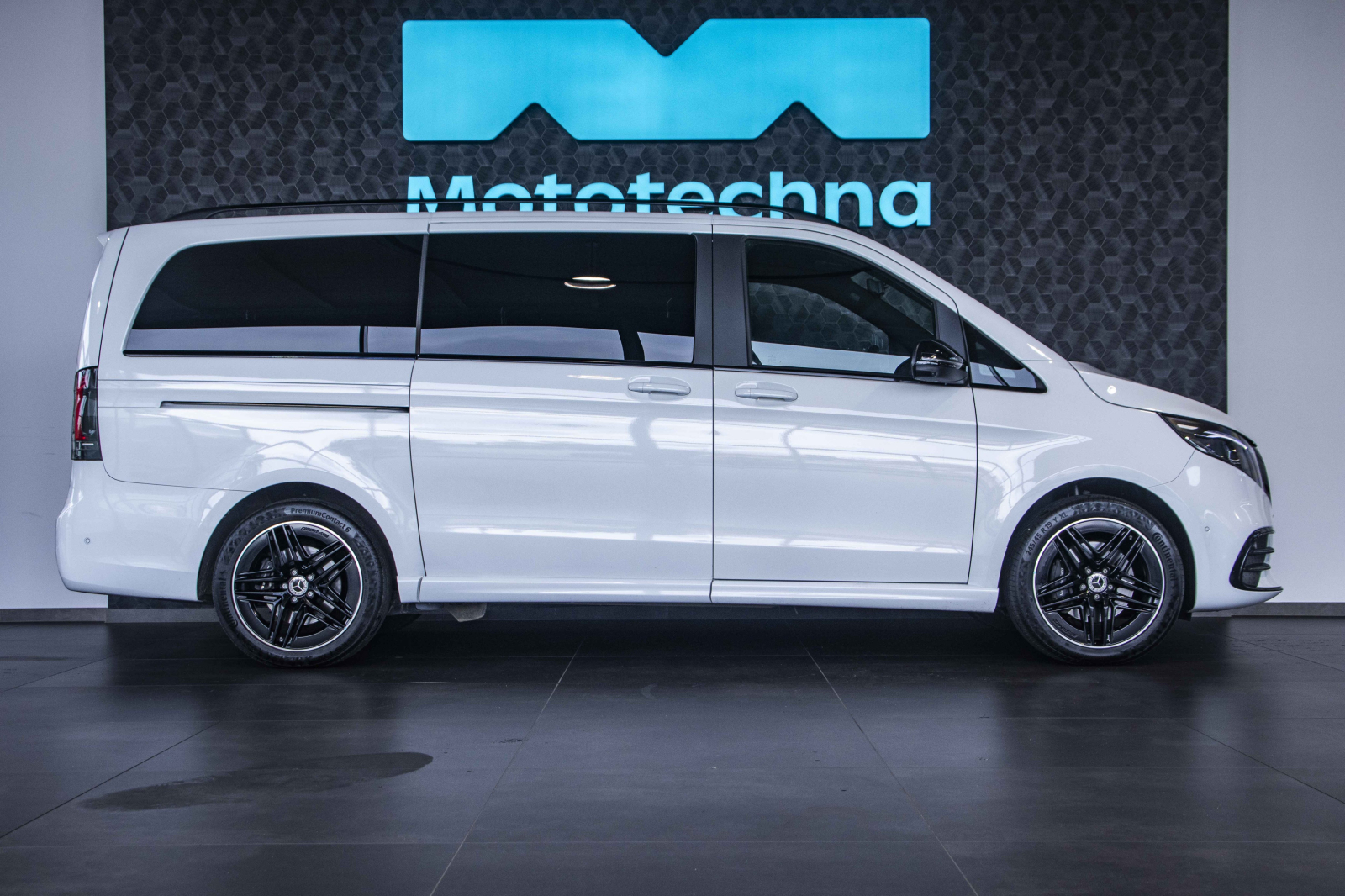 Mercedes-Benz V - 2025