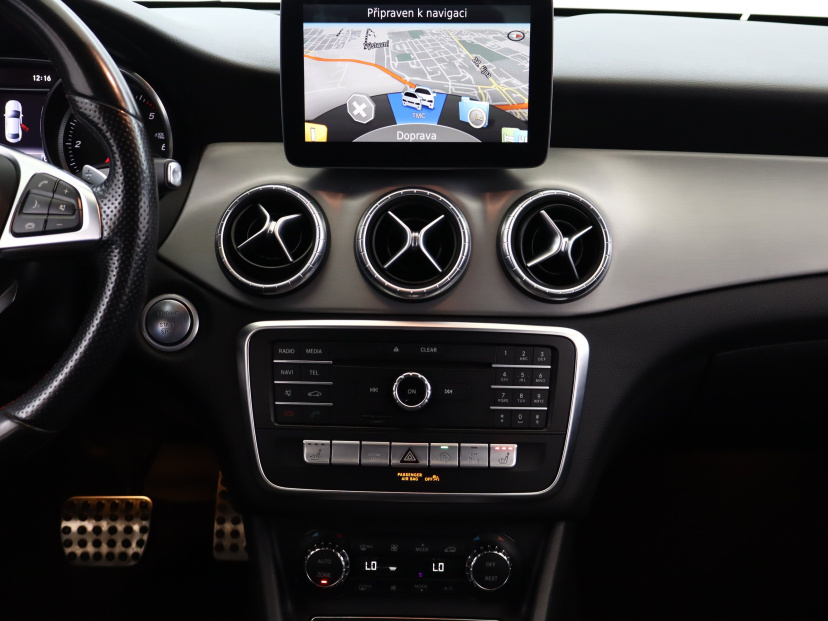 Mercedes-Benz CLA, 2016