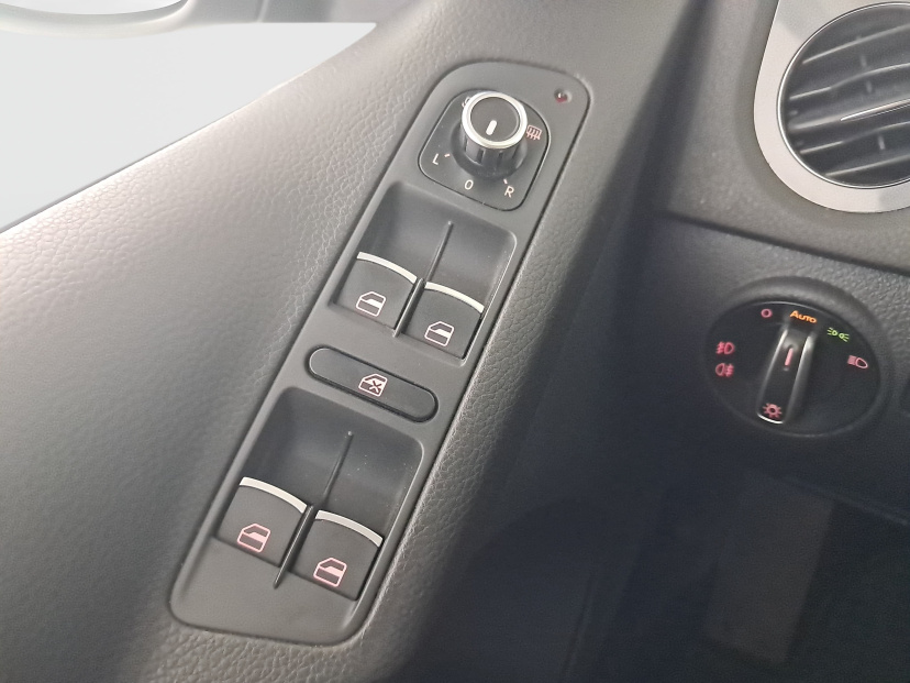 Volkswagen Tiguan, 2012