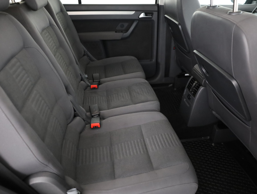 Volkswagen Touran, 2010