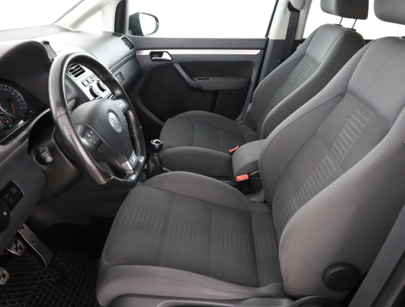 Volkswagen Touran, 2010