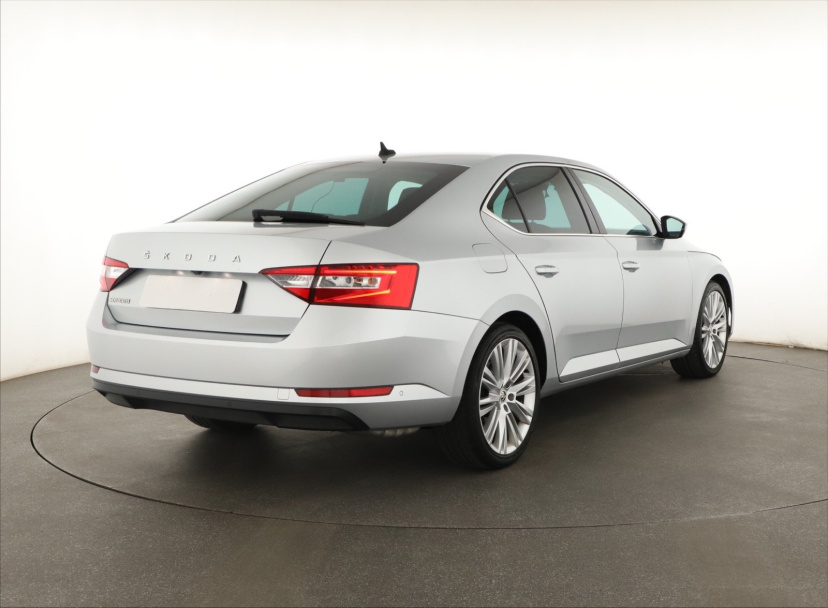 Škoda Superb, 2021