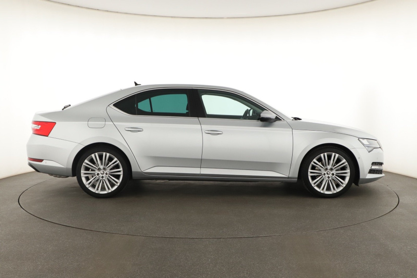Škoda Superb, 2021