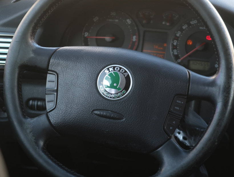 Škoda Superb, 2003
