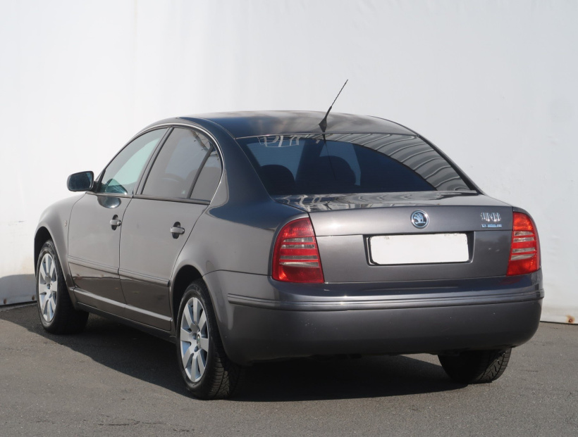 Škoda Superb, 2003