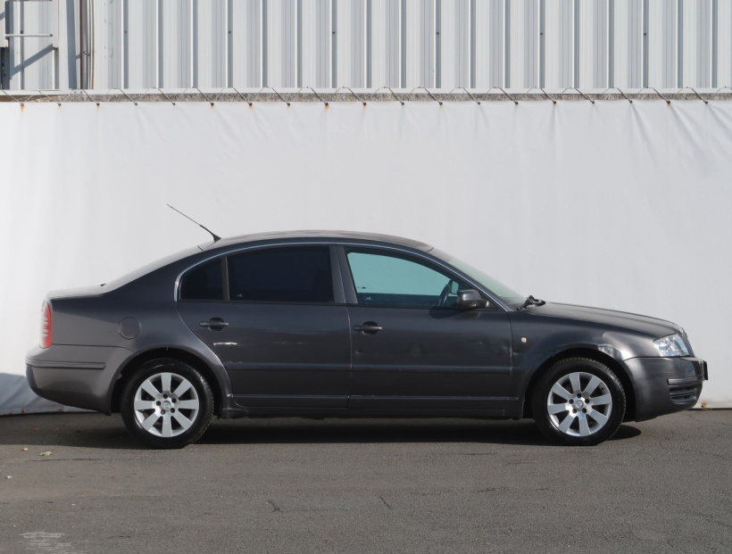 Škoda Superb, 2003