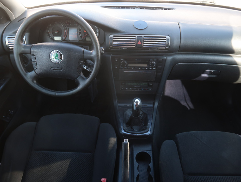 Škoda Superb, 2003