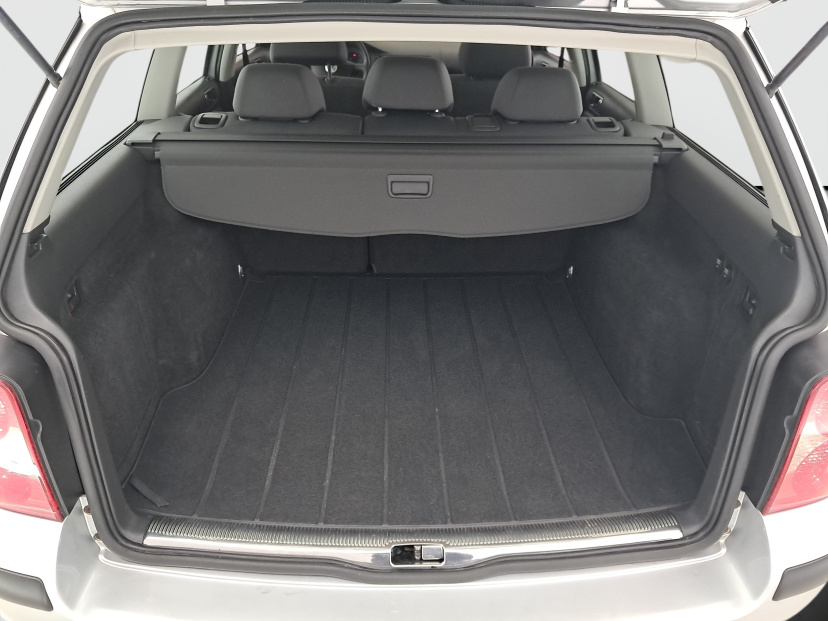 Volkswagen Passat, 2004