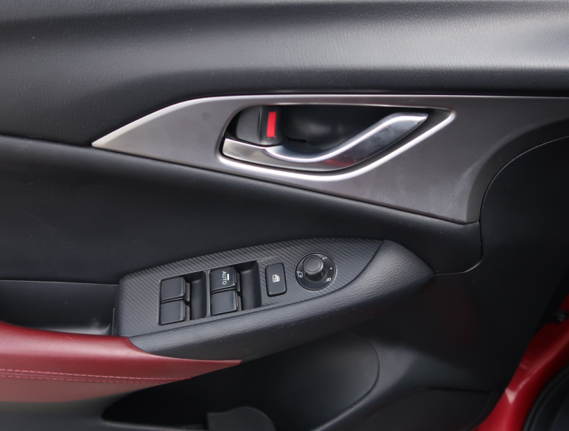 Mazda CX-3, 2015