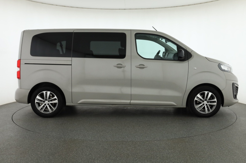 Peugeot Traveller, 2023