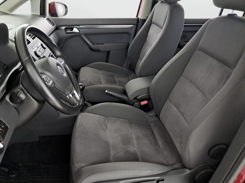 Volkswagen Touran, 2012