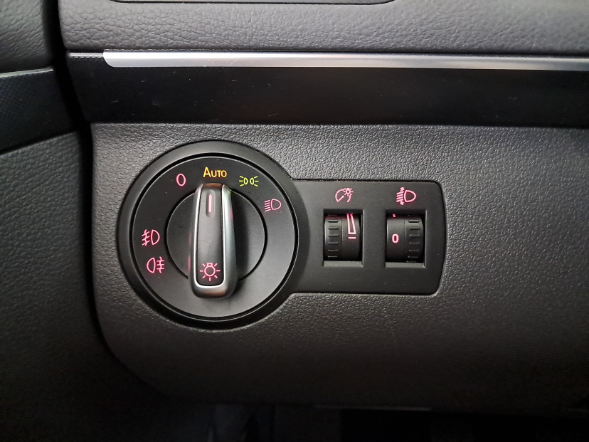 Volkswagen Touran, 2012