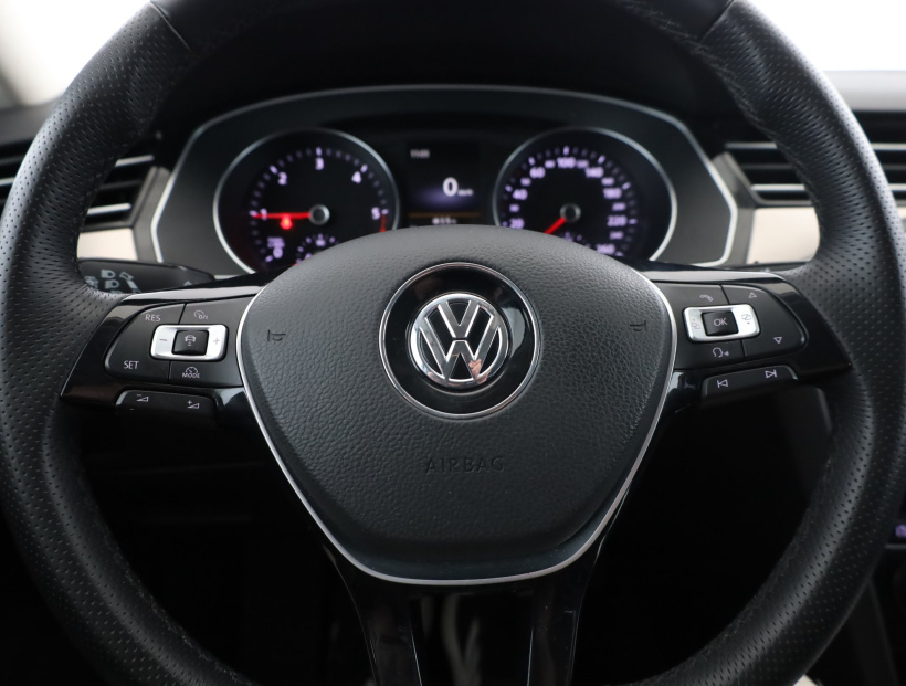 Volkswagen Passat, 2016