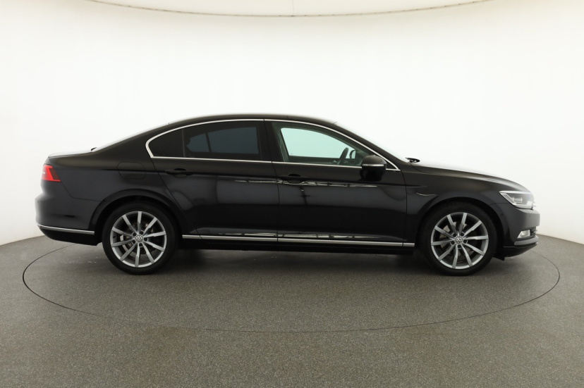 Volkswagen Passat, 2016