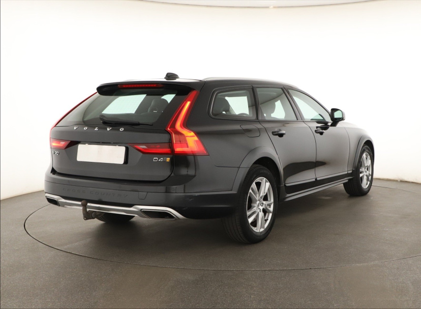 Volvo V90 Cross Country, 2017