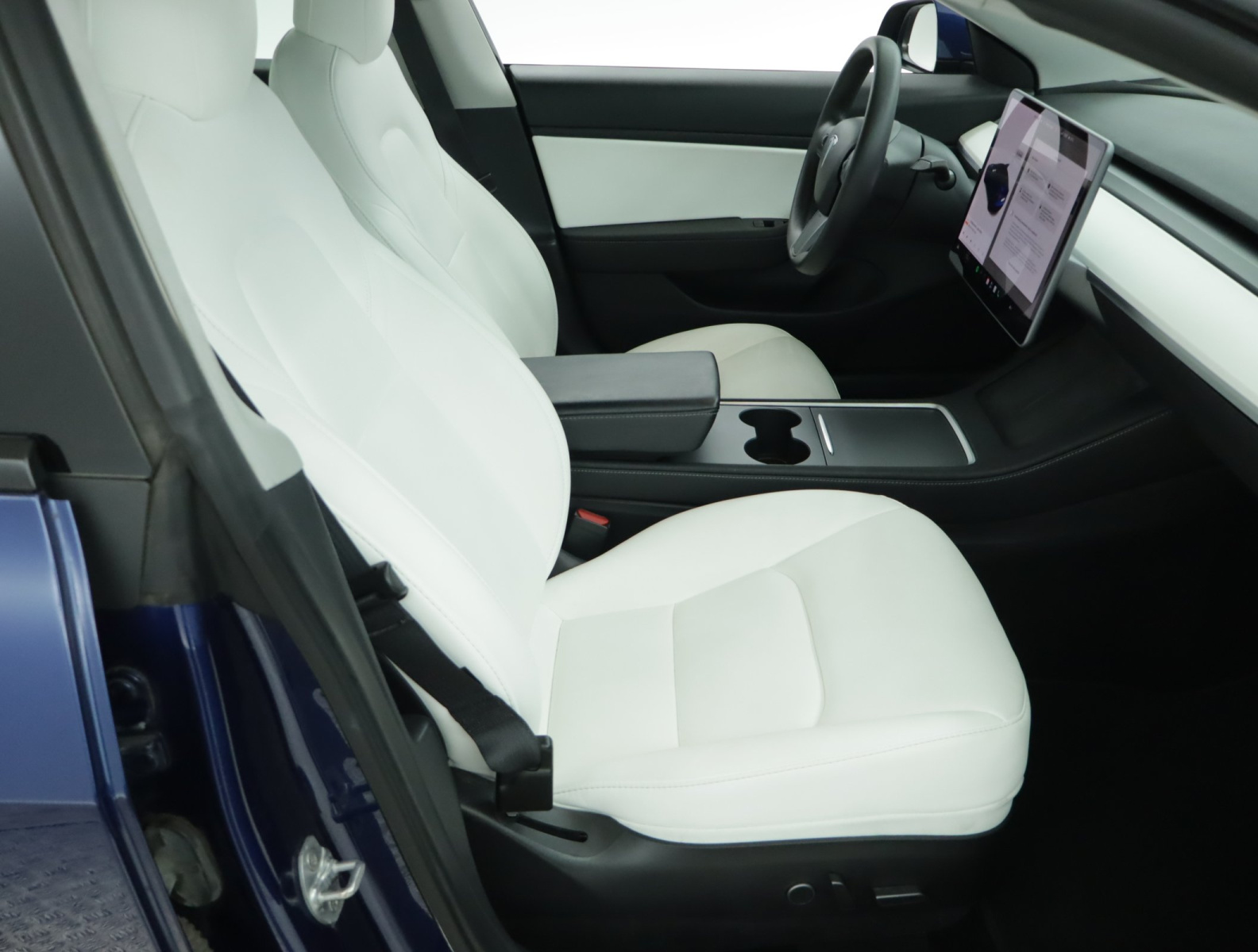 Tesla Model 3 Long Range AWD – fotografie 12