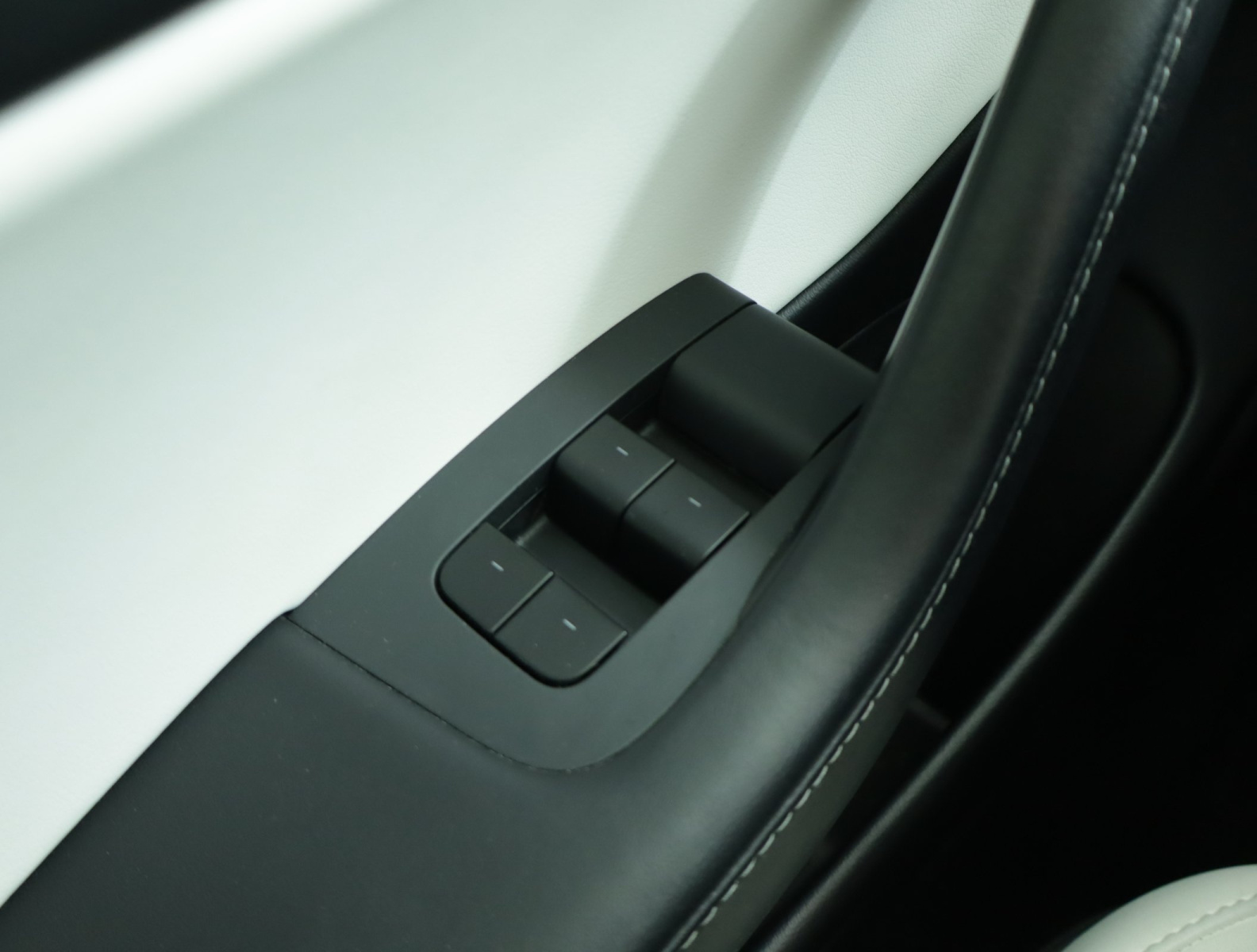Tesla Model 3 Long Range AWD – fotografie 22