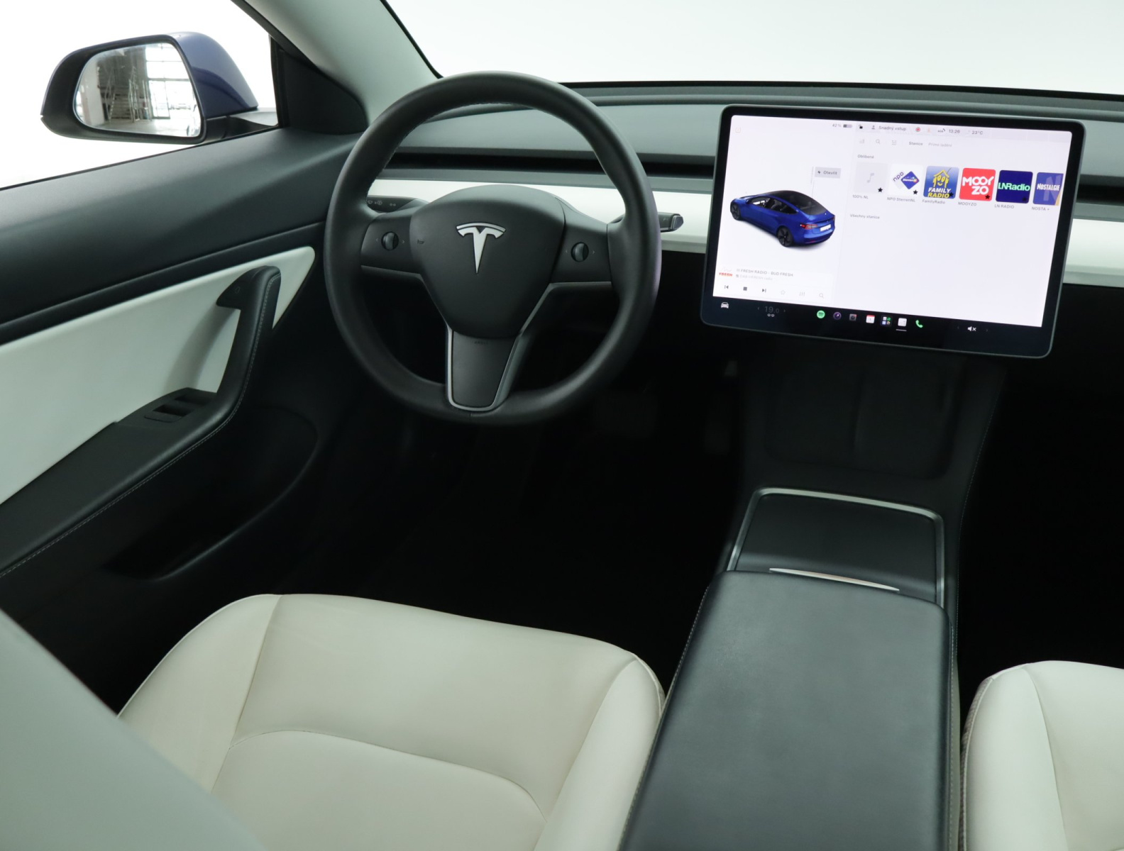 Tesla Model 3 Long Range AWD – fotografie 9