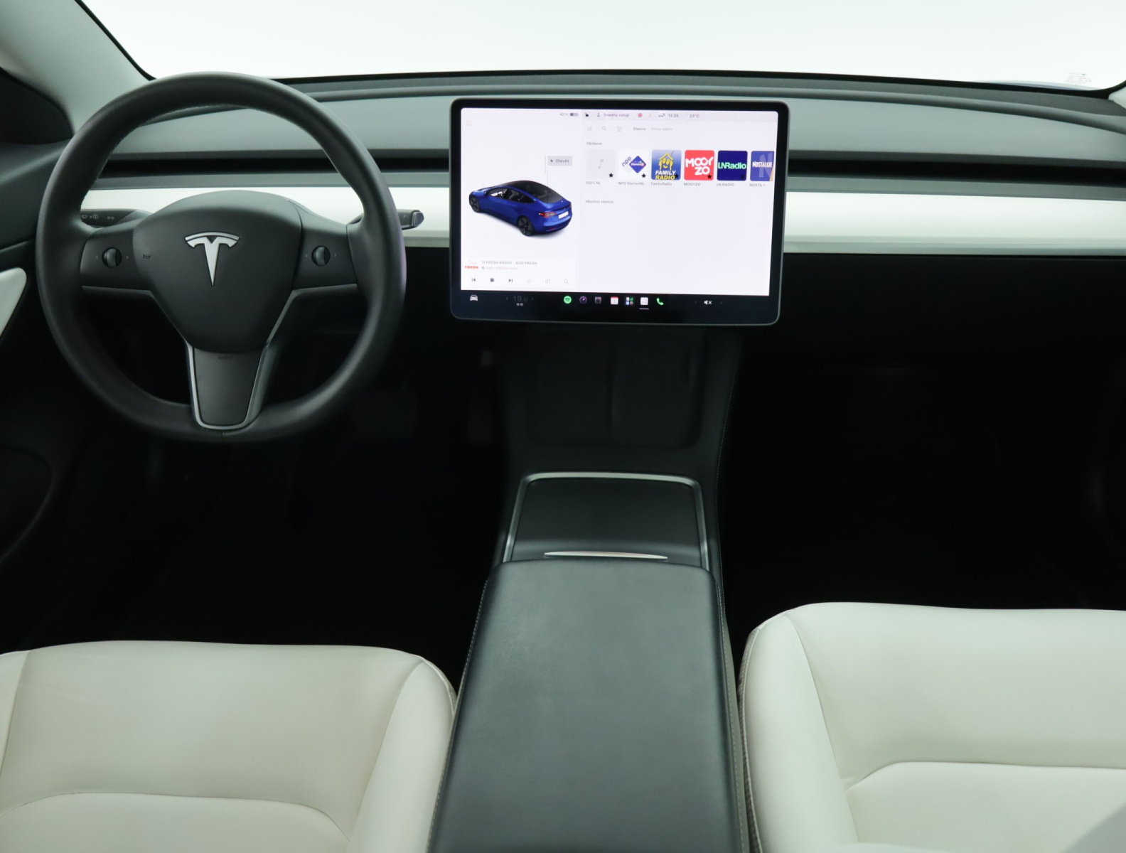 Tesla Model 3 Long Range AWD – fotografie 10