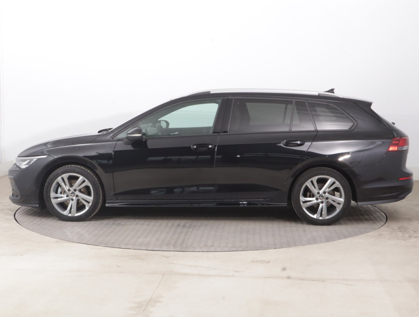 Volkswagen Golf, 2022