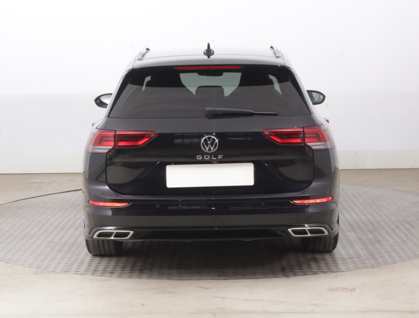 Volkswagen Golf, 2022