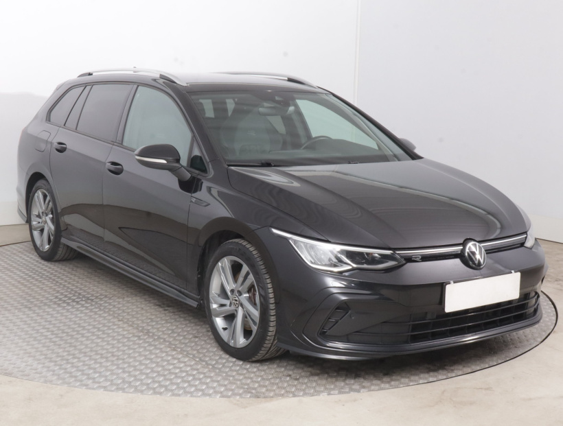 Volkswagen Golf, 2022