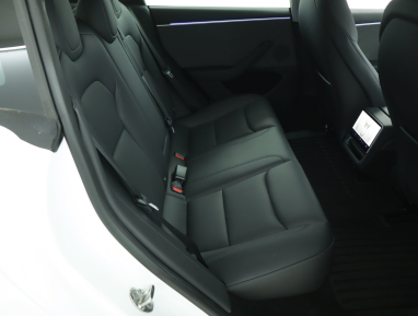 Tesla Model 3 - 2023