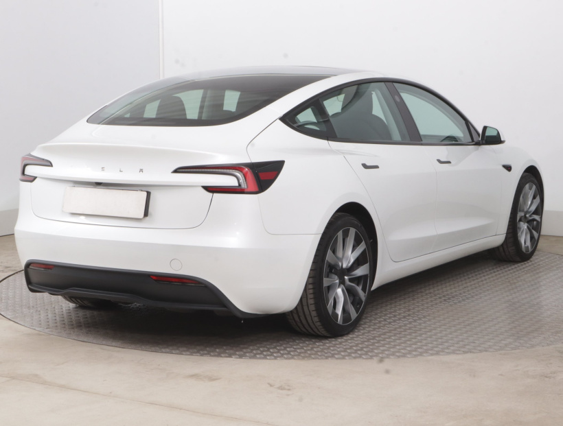 Tesla Model 3, 2023