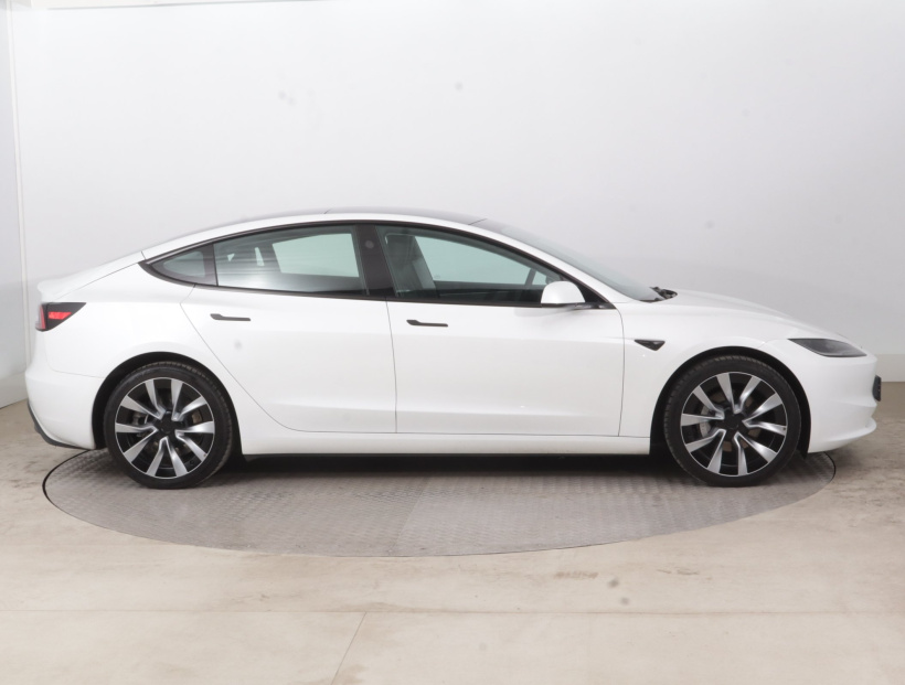Tesla Model 3, 2023