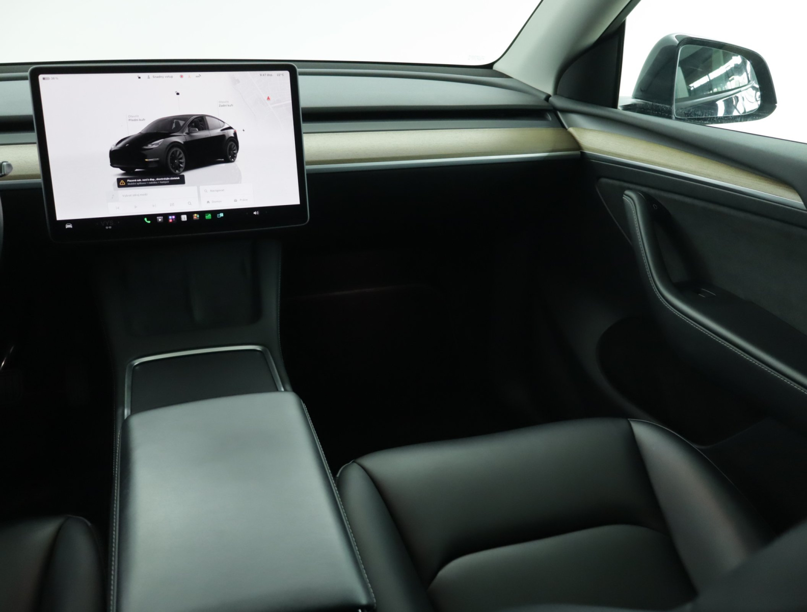 Tesla Model Y Long Range AWD – fotografie 11