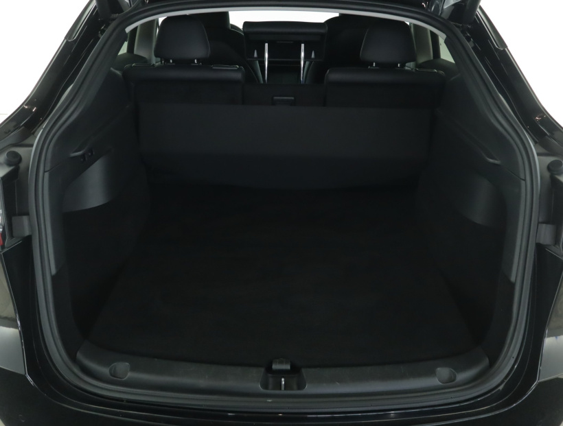Tesla Model Y, 2022
