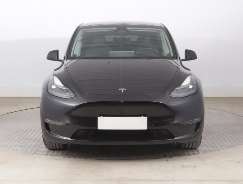 Tesla Model Y, 2022
