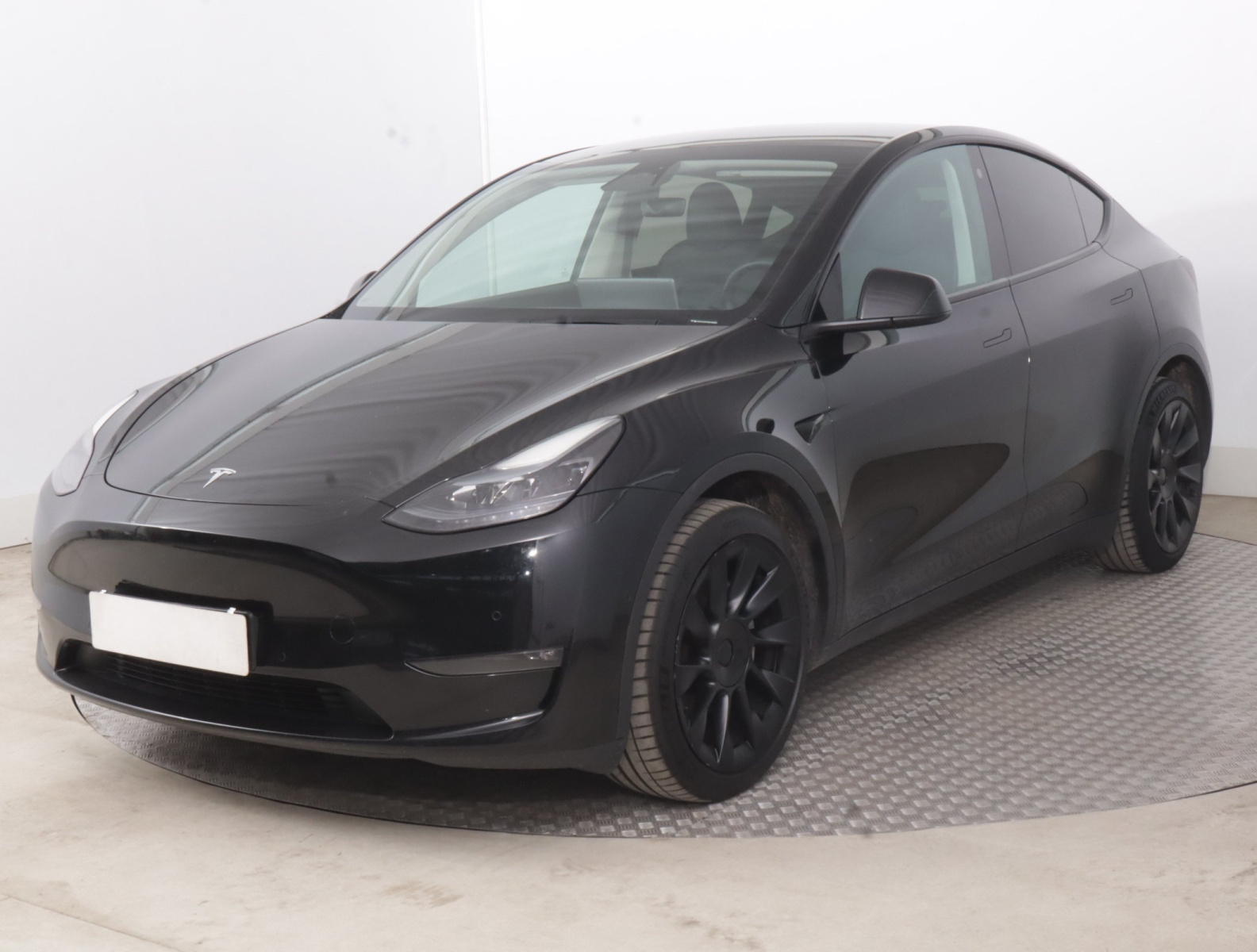 Tesla Model Y Long Range AWD – fotografie 3