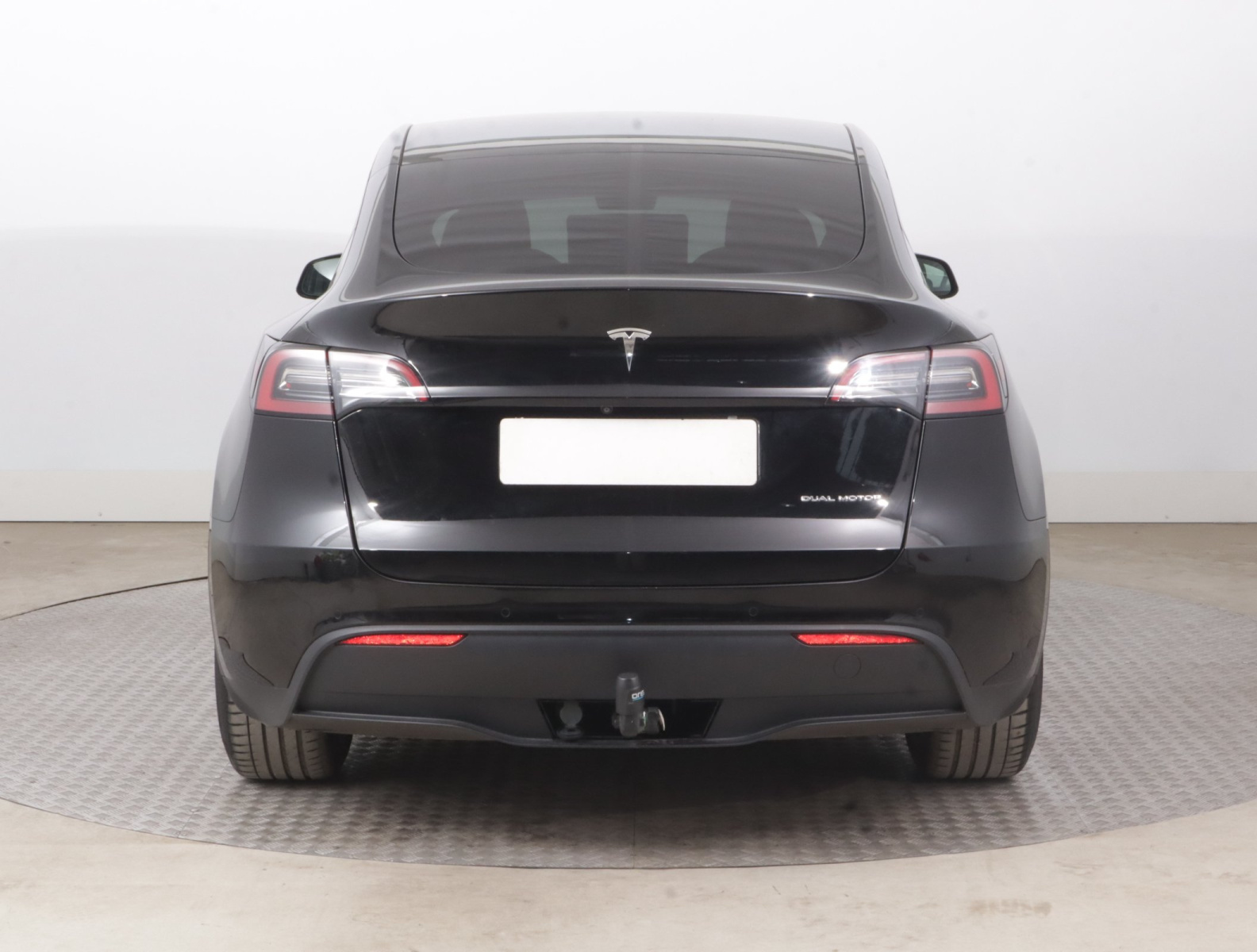 Tesla Model Y Long Range AWD – fotografie 6