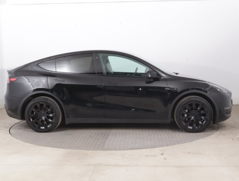 Tesla Model Y, 2022