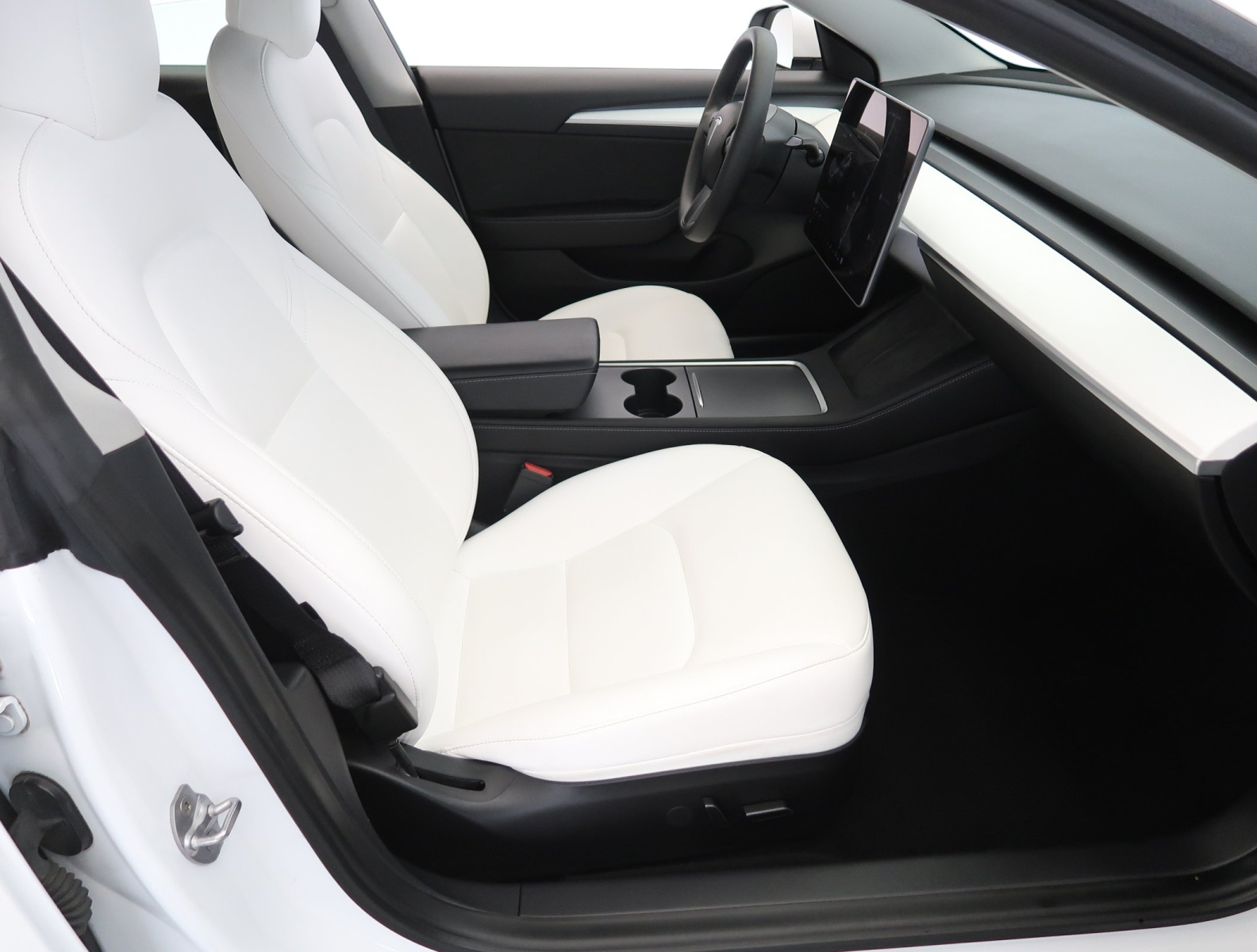 Tesla Model 3 Long Range AWD – fotografie 12
