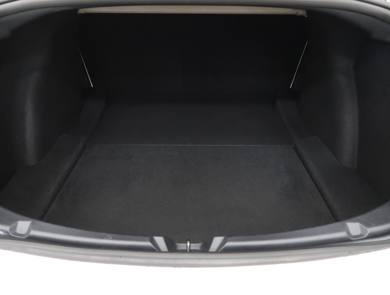 Tesla Model 3 Long Range AWD – fotografie 19